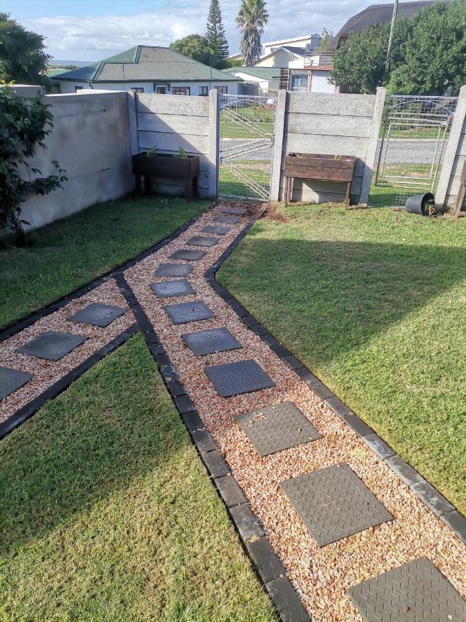 Chilli Moon B&B Stilbaai Exterior foto